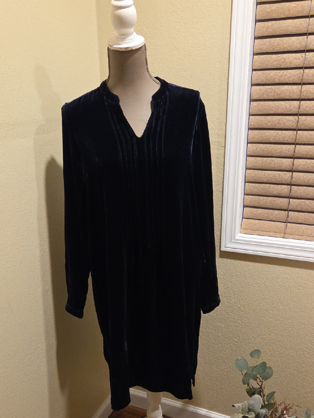 Sundance Velvet Tunic in Navy Blue